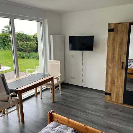 Bungalow Neuss Guest house *