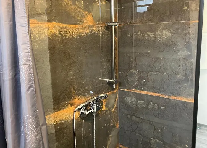 Bungalow Neuss 招待所 *